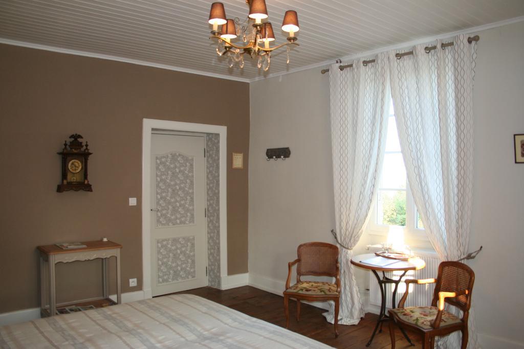 La Double Porte Bed and Breakfast Castéra-Verduzan Δωμάτιο φωτογραφία